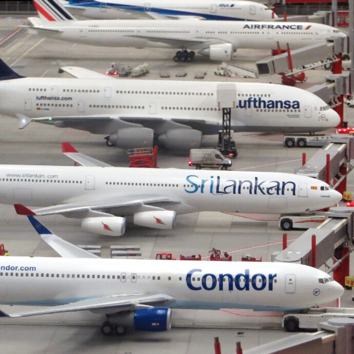 Biglietti aerei, sarà un’altra estate rovente. L’epoca del low cost è ormai un ricordo (e lo resterà)