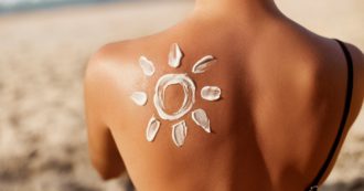 Copertina di Creme solari, quali sono le migliori per proteggere la pelle e abbronzarsi in sicurezza? Ecco la classifica di Altroconsumo