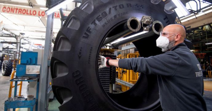 Recessione tecnica nell’Eurozona Italia, i salari reali crollano del 6%