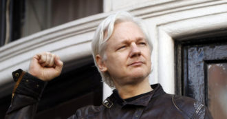 Copertina di Assange, respinto un altro ricorso del fondatore di Wikileaks, si avvicina l’estradizione negli Usa