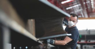 Copertina di Come durante i lockdown: l’industria italiana fa -7,2%