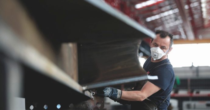 Come durante i lockdown: l’industria italiana fa -7,2%