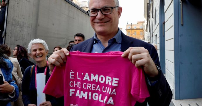 Copertina di Figli di 2 mamme: Gualtieri trascrive gli atti a Roma