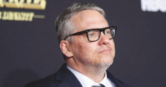 Copertina di Adam McKay questa volta è in veste “black comedy”