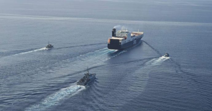 Quello “scoop” sul blitz: “Nave presa da migranti”