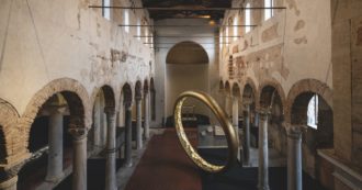 Copertina di Le videoinstallazioni di Fabrizio Plessi “contro” la dittatura dell’eterea felicità