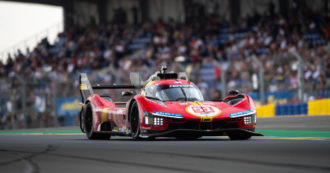 Copertina di 24 Ore di Le Mans, Ferrari vince il duello con Toyota e trionfa nella gara del Centenario