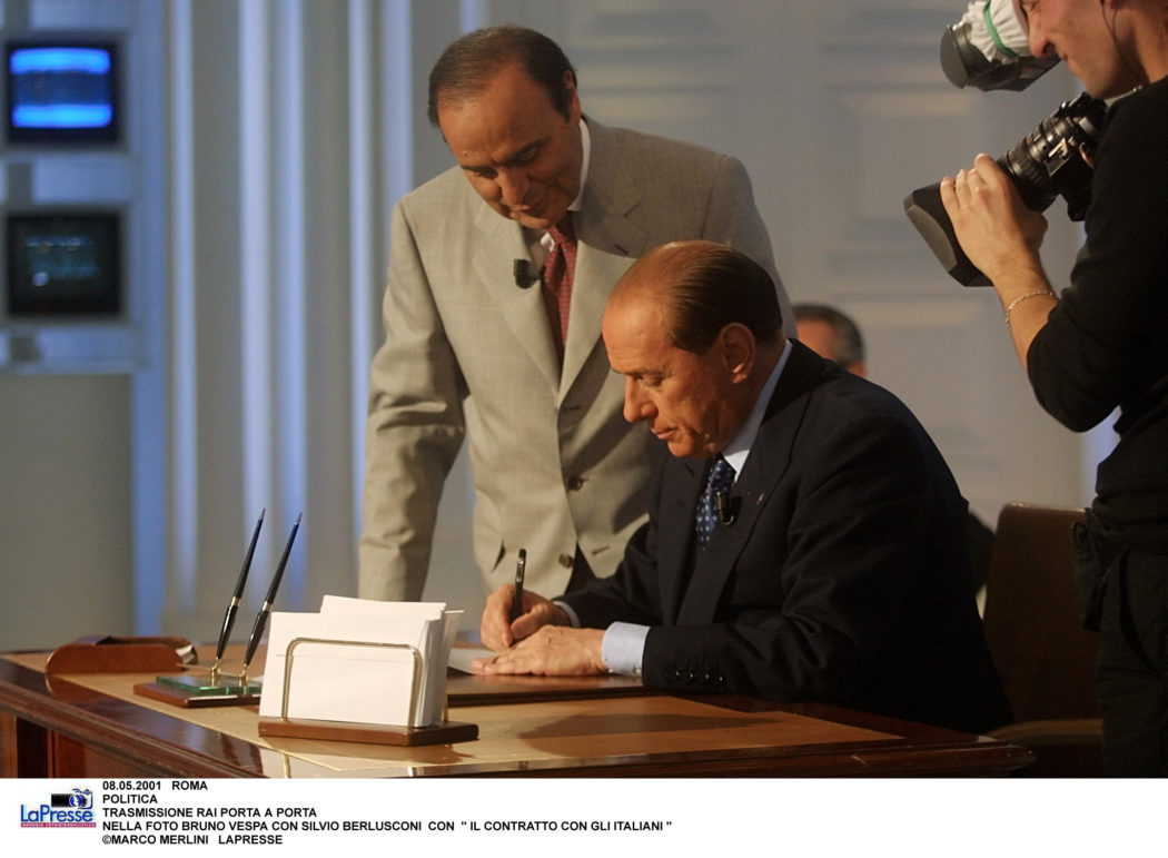Nello studio di Bruno Vespa, Berlusconi firma il “contratto con gli italiani”
©MARCO MERLINI   LAPRESSE