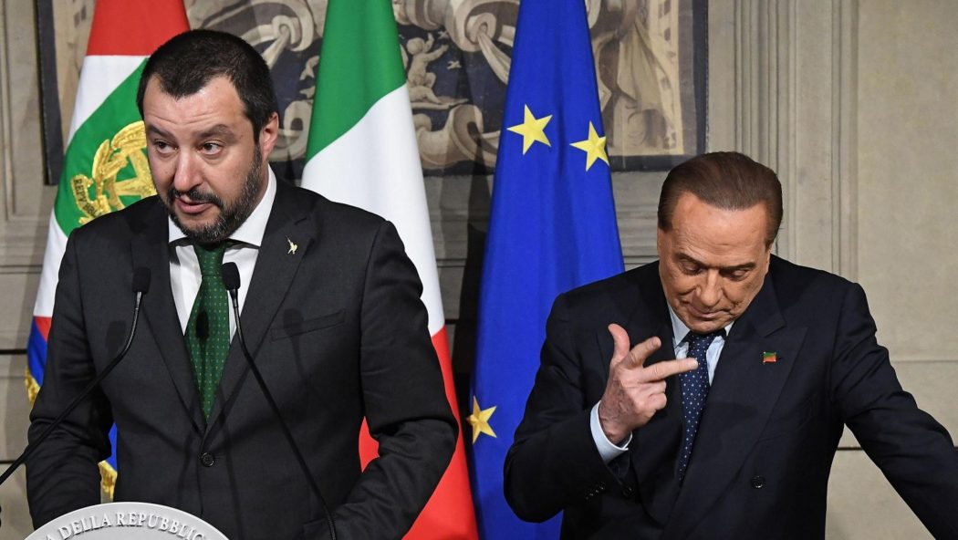 Uno dei suoi ultimi “colpi di teatro”, durante le consultazioni al Quirinale: fa la conta mentre parla Salvini, per rubargli la scena