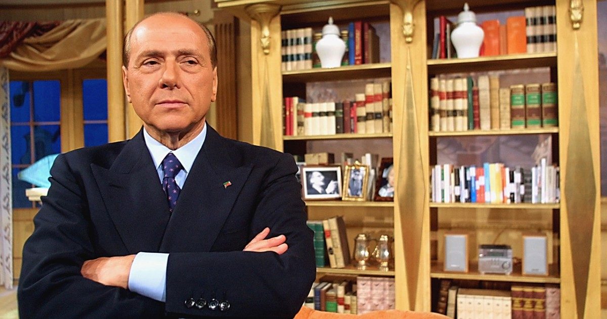 “Meno male che Silvio c’è” primo in classifica su Spotify: l’inno di Berlusconi è il brano più ascoltato in Italia