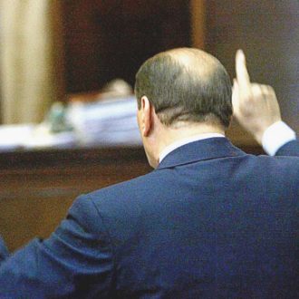 Copertina di Tributo a Berlusconi: il governo accelera con la “salva ladri”. Il Fatto di domani 14 giugno