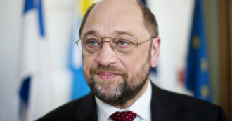 Copertina di Schulz, il tedesco cui Berlusconi diede del “kapò” dei lager nazisti: “La morte è triste, ma la mia opinione è nota”