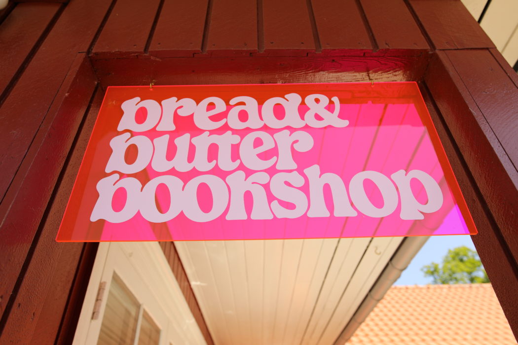 Fotobook DUMMIES Day, Bread and Butter Bookshop (2023). Veduta d’installazione a MOMENTUM 12: Together as to gather. Foto: Courtesy of Brian Smeets © 2023 All Rights Reserved