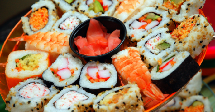 300 euro di sushi per evitare controlli: ai domiciliari un ispettore dell’Asl di Cerignola