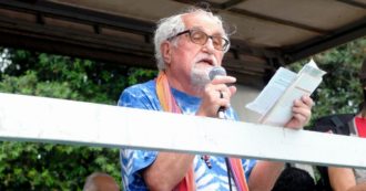 Copertina di Berlusconi, padre Zanotelli: “La Chiesa deve essere critica: no alla benedizione in Duomo”