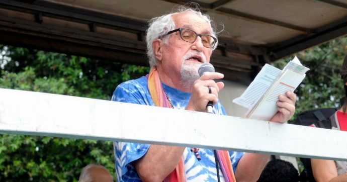 Berlusconi, padre Zanotelli: “La Chiesa deve essere critica: no alla benedizione in Duomo”