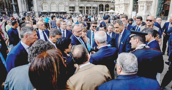 Berlusconi, guerra per i pass al funerale di oggi: solo 2mila dentro