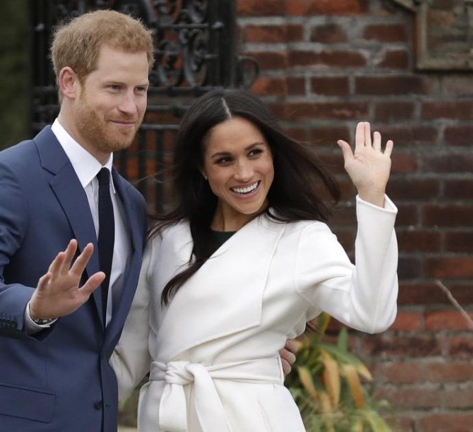 Caos a Buckingham Palace: “Harry e Meghan pronti a tornare nella famiglia reale, Camilla fa le valigie e parte per i Caraibi”. Tutti i dettagli