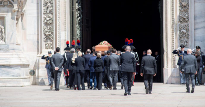 Funerali di Stato e lutto nazionale: coerente unirli, ma alla legge apporterei due modifiche