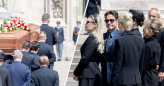 Berlusconi, i funerali di Stato: terminato il rito. L’omelia: “Trova in Dio il suo giudizio”. Cori in Duomo, che non è gremito – Diretta