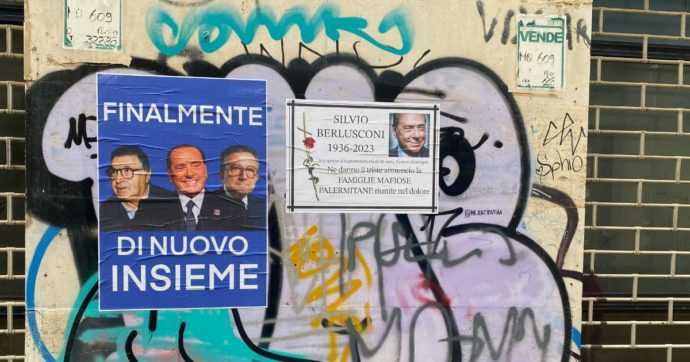 “Famiglie mafiose riunite nel dolore”: a Palermo il “cordoglio” satirico del collettivo Offline per Berlusconi