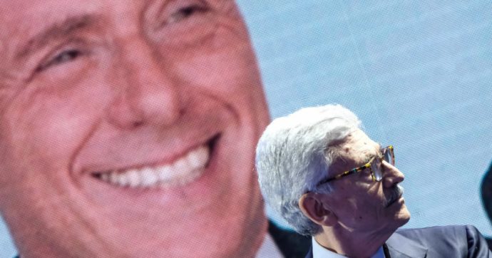 D’Alema e Renzi “perdonisti”: il lungo inciucio col Caimano