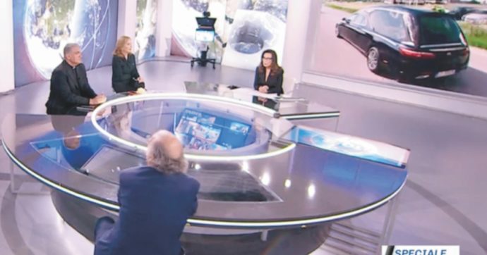 Berlusconi: Mediaset e Rai a reti unificate per il funerale nord-coreano