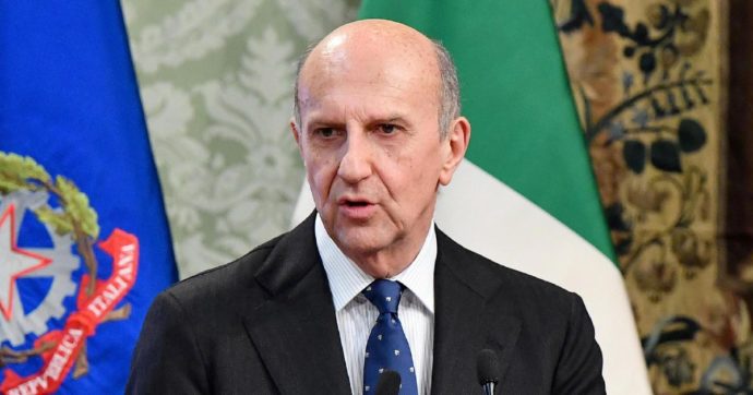 Pansa in Tim: nelle partecipate essere ex 007 fa più curriculum