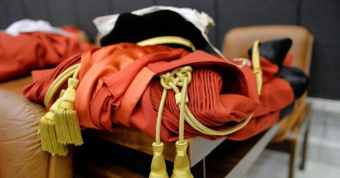 Bavaglio alle toghe, Anm: “Siamo parte della democrazia”