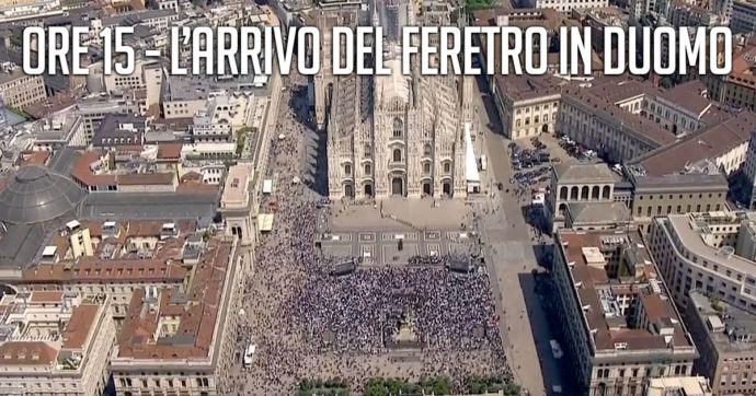 ‘Per Berlusconi folla immensa, 15mila persone’. La stampa italiana non vede la piazza mezza vuota ai funerali (e la capienza era 10mila)