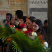 La figlia Ginevra durante i funerali in forma privata di Francesco Nuti nella basilica di San Miniato al Monte, Firenze, 15 Giugno 2023.
ANSA/CLAUDIO GIOVANNINI