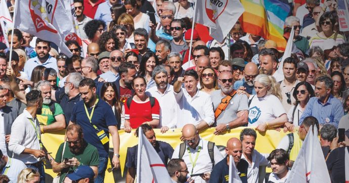 Piazza, Conte ritrova Schlein. Poi arriva Grillo: “Brigate Rdc”