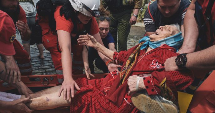 Dopo le bombe, l’allagamento. “Qui a Kherson la vita è finita”