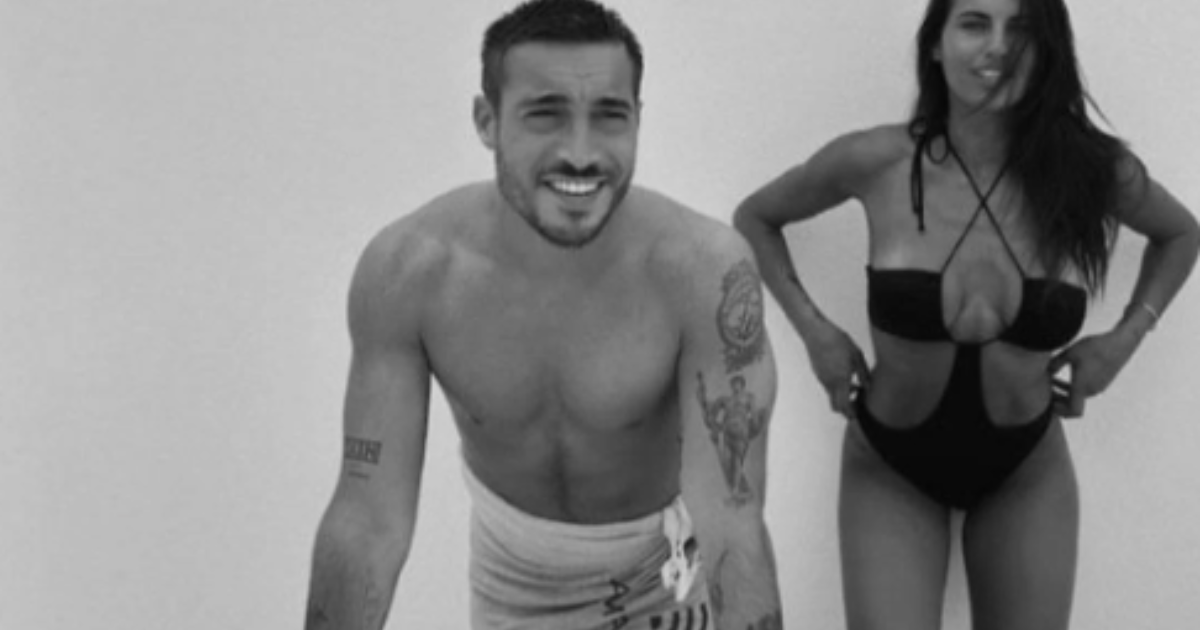 Antonino Spinalbese pubblica una foto con Carolina Stramare, poi cancella tutto: ecco la foto “incriminata”