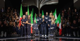 Copertina di Milano Fashion Week, Giorgio Armani svela le divise degli azzurri ai Giochi Olimpici e Paralimpici di Parigi 2024