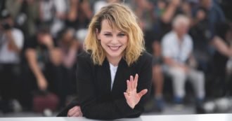 Copertina di Barbora Bobulova: “Noi, attori viziati: il mio bacio con la lingua ha steso Orlando”