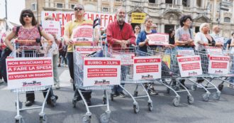 Copertina di Reddito di cittadinanza e guerra ai poveri: la platea del sussidio è quasi dimezzata