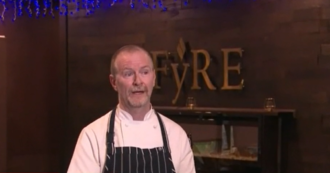 Copertina di Il noto chef star della tv bandisce i clienti vegani dal suo ristorante: “Problemi di salute mentale”. Ecco cosa è successo