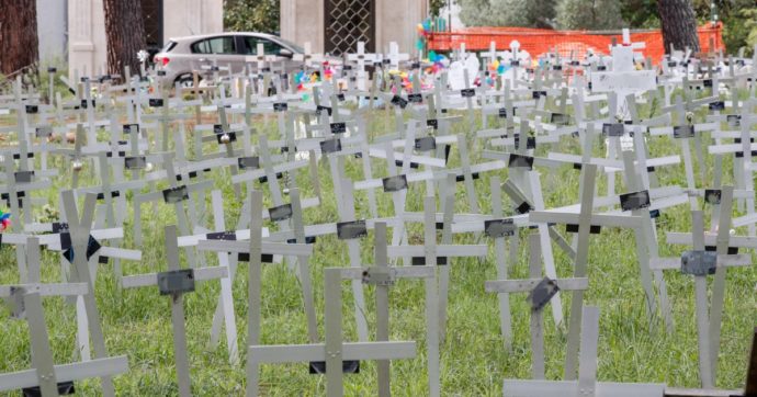 “Cimitero dei feti”, sanzionate Roma e partecipata Ama