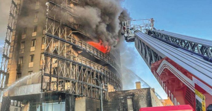 Torre dei Moro, inquilini: “Ora pagheremo anche demolizione”