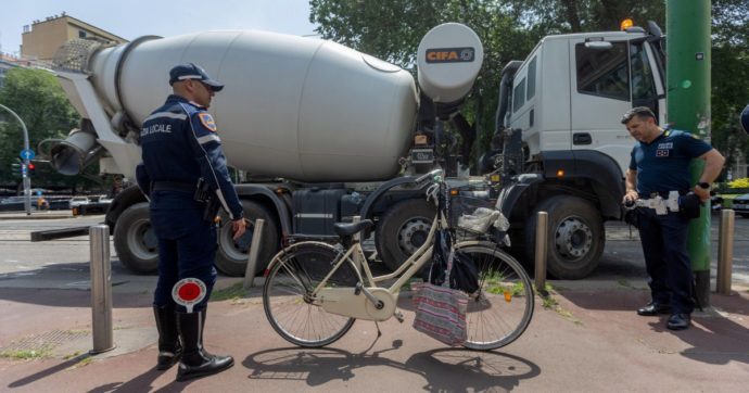 Ciclista investita e uccisa da una betoniera a Milano, chiuse le indagini: indagato anche l’assessore Granelli