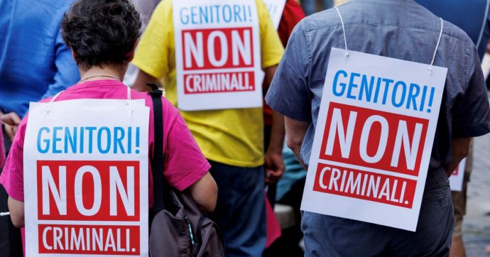 Roccella, ipotesi sanatoria per i figli già nati con Gpa