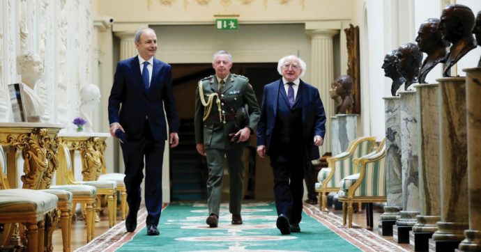 La piazza batte il governo. L’Irlanda non vuole la Nato