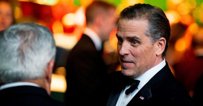 Biden Jr, sex club caccia la “spia” “Non ha rispettato la privacy”