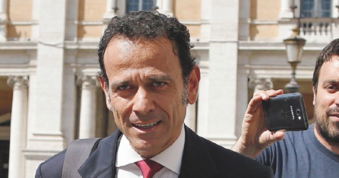 “Hai il canale, sei intoccabile”. Così Pini manovrò le Dogane