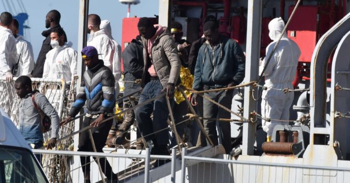 Migranti, il procuratore Vella: “Nel 2023 possibili più di 200.000 sbarchi, modalità che non possono sfuggire alle autorità africane”