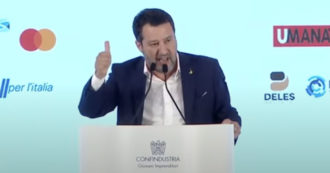 Copertina di Da ‘Report e il Fatto’ ai ‘signori del no’, Salvini attacca tutti. E ai giovani industriali dice: ‘Avete scelto un brutto albergo e una brutta città’