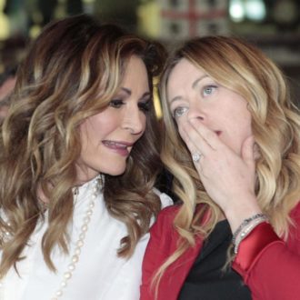 Copertina di 10 domande per Daniela Santanchè: il Fatto di domani 27 giugno