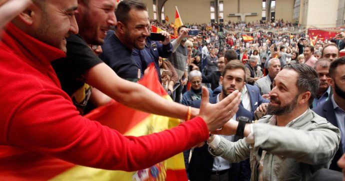 Copertina di Diritti a destra: persino la Spagna torna indietro