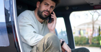 Copertina di Gerard Piqué dà perle di galateo: “Al primo appuntamento con una donna, l’uomo al ristorante deve guardare il muro”